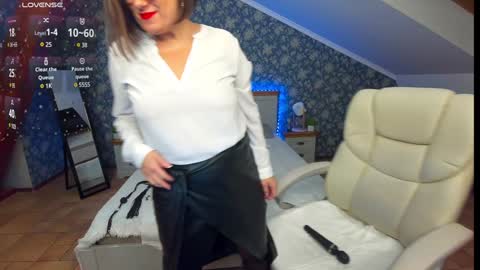 Kira online show from January 2025 03:11:02 PM