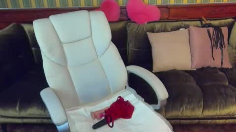 Kira online show from March 2025 03:56:01 PM