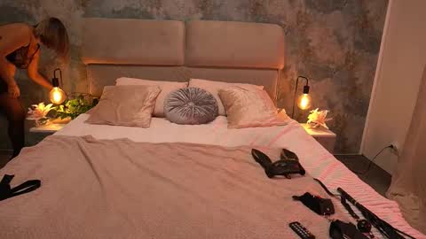 Kira online show from September 2025 06:55:02 PM