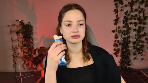 kiravair online show from March 2026 12:20:01 PM