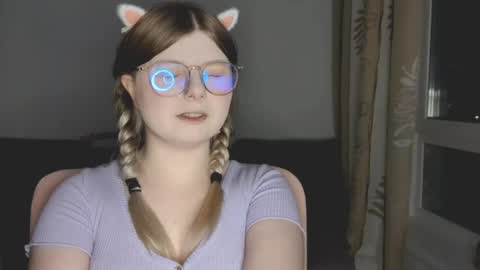 KiraYume online show from May 2026 07:10:01 PM