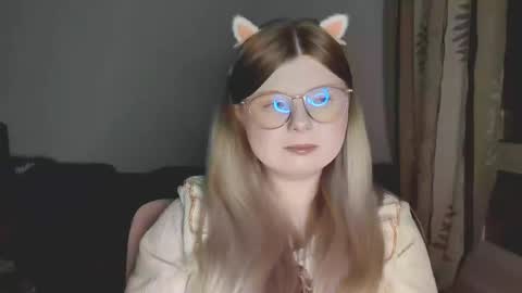 KiraYume online show from May 2026 06:14:01 PM