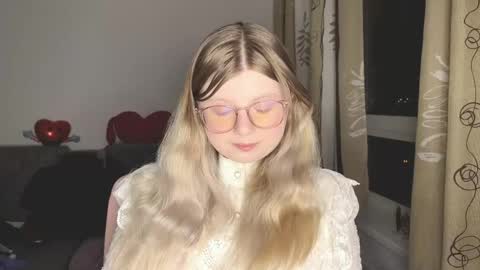 KiraYume online show from May 2026 08:58:01 PM
