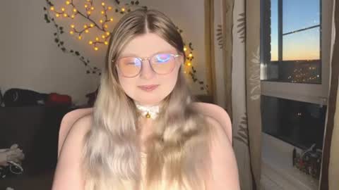 KiraYume online show from June 2026 10:14:01 PM