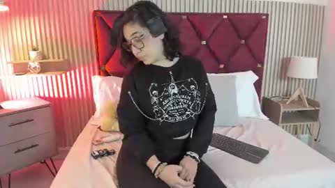 Snapshot of kirivelvet chatting on July 2026 04:43:02 AM Samantha Velvet online show from July 2026 04:43:02 AM