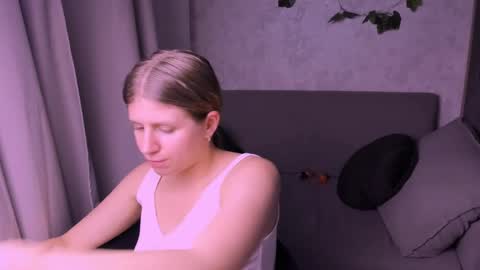 Snapshot of kirraa_ chatting on December 2024 10:07:01 PM Kira online show from December 2024 10:07:01 PM