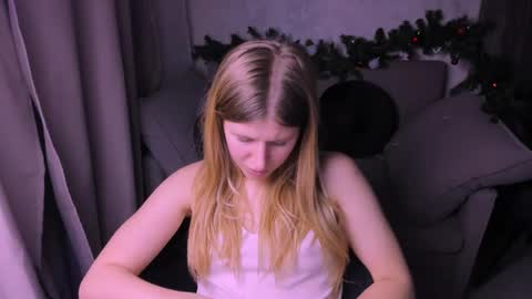 Snapshot of kirraa_ chatting on December 2024 12:38:01 AM Kira online show from December 2024 12:38:01 AM