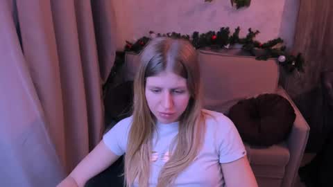 Snapshot of kirraa_ chatting on December 2024 10:13:02 PM Kira online show from December 2024 10:13:02 PM