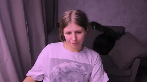 Snapshot of kirraa_ chatting on January 2025 09:14:02 PM Kira online show from January 2025 09:14:02 PM