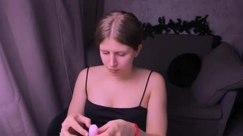 Snapshot of kirraa_ chatting on January 2025 11:24:01 PM Kira online show from January 2025 11:24:01 PM