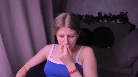 Snapshot of kirraa_ chatting on January 2025 09:10:01 PM Kira online show from January 2025 09:10:01 PM