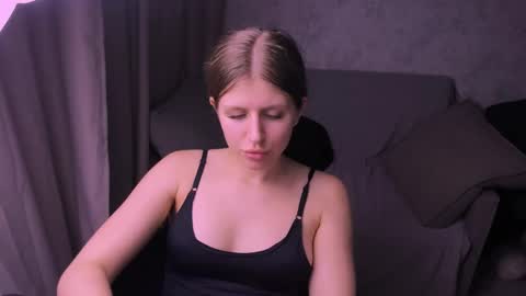 Snapshot of kirraa_ chatting on February 2025 10:28:02 PM Kira online show from February 2025 10:28:02 PM