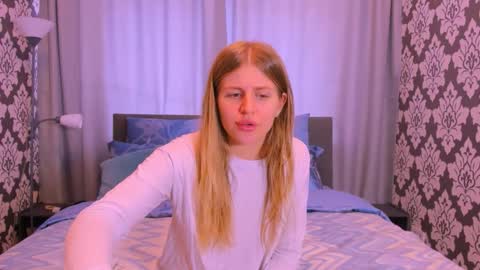 Snapshot of kirraa_ chatting on September 2025 11:21:01 AM Kira online show from September 2025 11:21:01 AM