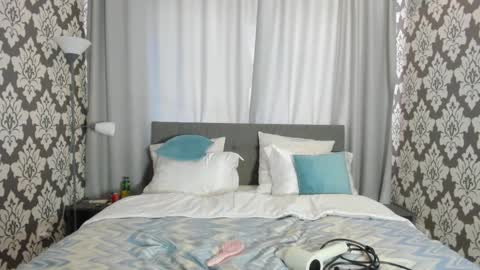 Snapshot of kirraa_ chatting on October 2025 01:08:02 PM Kira online show from October 2025 01:08:02 PM