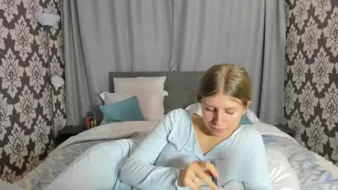 Snapshot of kirraa_ chatting on October 2025 04:59:01 PM Kira online show from October 2025 04:59:01 PM