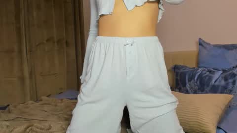 Snapshot of kirraa_ chatting on October 2025 05:47:01 PM Kira online show from October 2025 05:47:01 PM