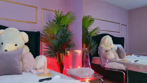 Kirra online show from November 2025 04:22:02 AM