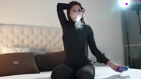 kissing33 online show from April 2026 04:52:01 PM