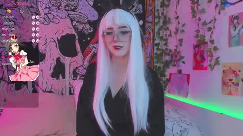 Kissthasky online show from October 2025 07:22:02 PM