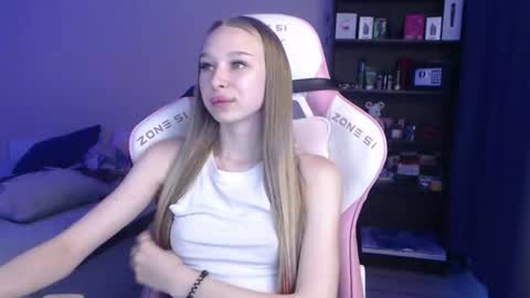 Snapshot of kitsuneyx chatting on June 2026 11:27:02 PM kitsuneyX online show from June 2026 11:27:02 PM
