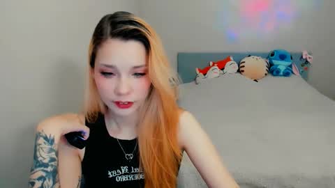 Snapshot of kitten_alisa chatting on October 2025 07:23:01 PM Alissa online show from October 2025 07:23:01 PM