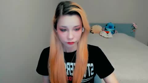 Snapshot of kitten_alisa chatting on October 2025 07:14:02 PM Alissa online show from October 2025 07:14:02 PM