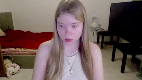 Snapshot of kitten_jenny01 chatting on January 2025 02:10:01 PM Jennyblonde and Emmabrunette online show from January 2025 02:10:01 PM