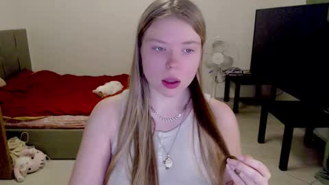Snapshot of kitten_jenny01 chatting on January 2025 04:41:01 PM Jennyblonde and Emmabrunette online show from January 2025 04:41:01 PM