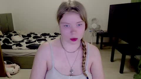 Snapshot of kitten_jenny01 chatting on February 2025 09:20:02 PM Jennyblonde and Emmabrunette online show from February 2025 09:20:02 PM