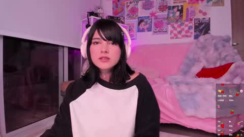 Snapshot of kittenmoon_ chatting on February 2025 02:59:02 AM      online show from February 2025 02:59:02 AM
