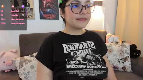 Snapshot of kittenxy_ chatting on March 2026 09:33:02 PM kitten online show from March 2026 09:33:02 PM