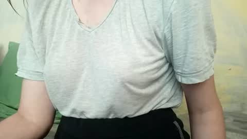 Snapshot of kittie_creme chatting on July 2026 01:10:01 PM Kittie Creme online show from July 2026 01:10:01 PM
