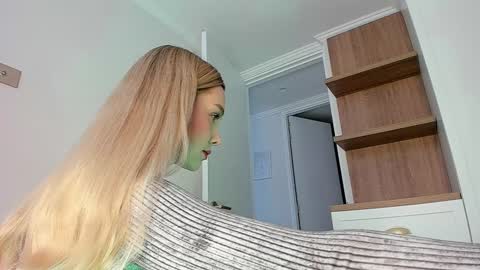 sophie online show from March 2026 06:33:01 PM