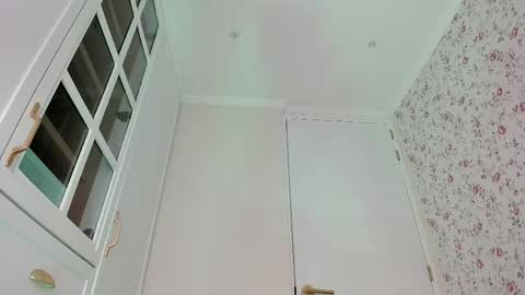 sophie online show from June 2026 07:36:01 PM