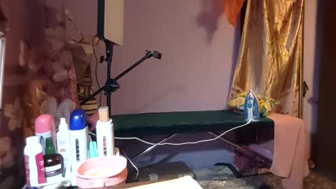 Kitti online show from November 2025 05:46:02 PM