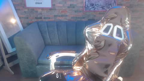 kitty_fox_b online show from January 2025 06:44:01 PM