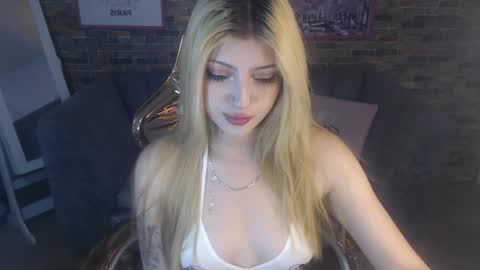 kitty_fox_b online show from January 2025 12:36:02 PM