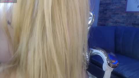 kitty_fox_b online show from March 2025 03:45:02 PM