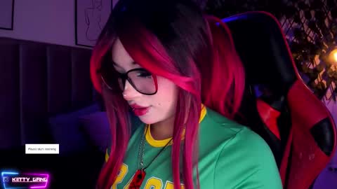 Camila online show from October 2025 07:29:02 PM