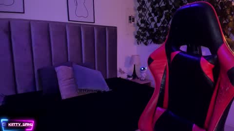 Camila online show from November 2025 02:32:02 AM