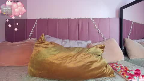 kitty_kryss online show from November 2025 04:51:02 PM