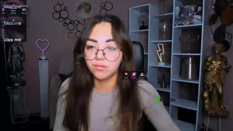 kitty online show from November 2025 09:30:01 AM