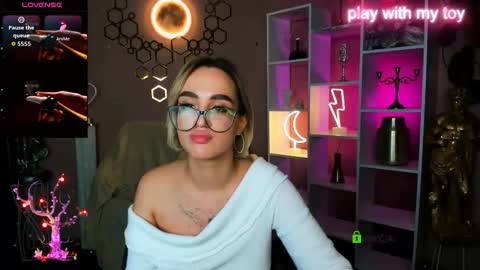 kitty online show from November 2025 02:28:02 PM