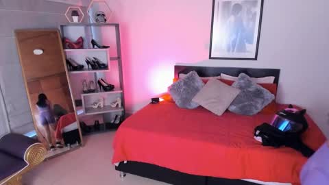 Kitty online show from November 2025 07:46:02 PM