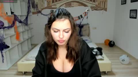 Kate online show from November 2025 12:40:02 PM