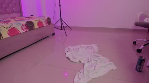 kitty_violet11 online show from January 2026 08:22:02 PM