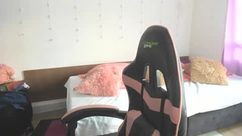 violet online show from February 2025 10:45:01 PM