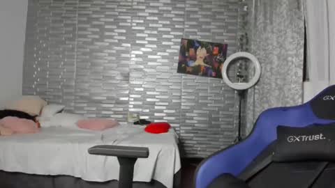 violet online show from April 2026 11:19:02 PM