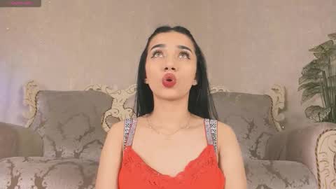 Mia online show from December 2025 10:17:02 PM