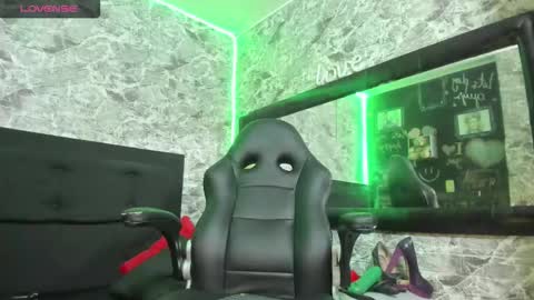 Snapshot of kittycute_1 chatting on November 2025 08:19:01 PM Cata Moon online show from November 2025 08:19:01 PM